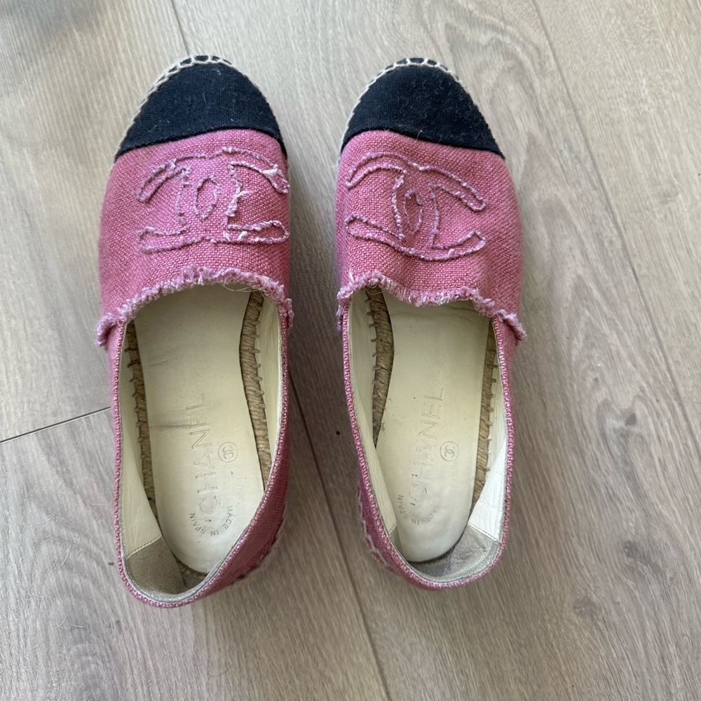 chanel espadrilles pink and black